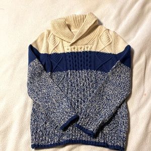 Land’s End winter sweater for kids size medium 5-6. Perfect condition.